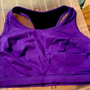 Livi active sports bra w/ phone pocket